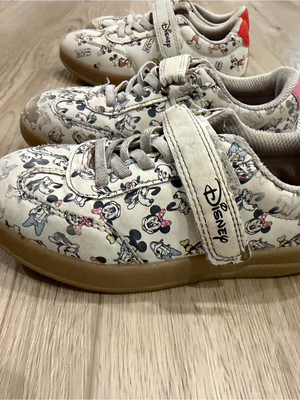 Disney Cream Minnie & Mickey Pattern Kids Sneakers with Pink Accents